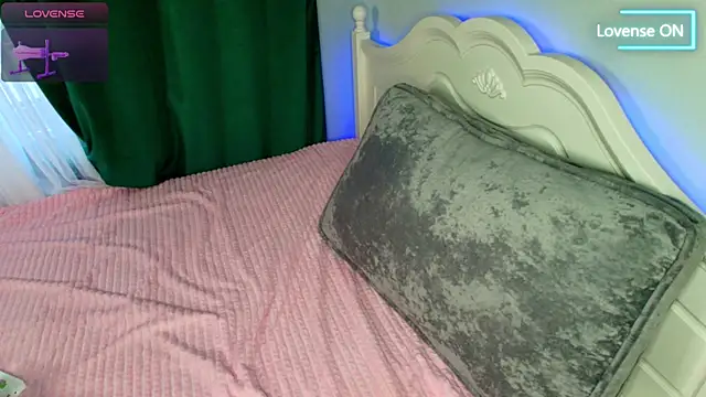 katerine Monroe online show from 10/30/25, 06:44