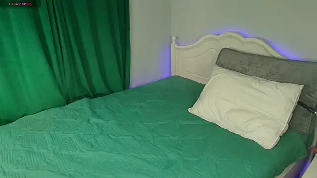 katerine Monroe online show from 10/19/25, 07:22