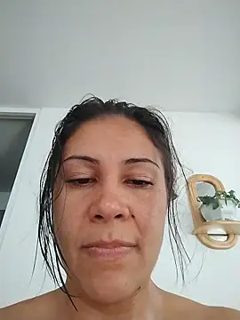 KittyHoleshot87 online show from 04/15/26, 04:55