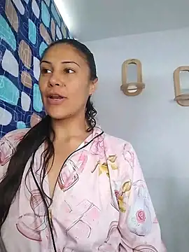 Snapshot of KittyHoleshot87 chatting on 02/02/26, 03:00 KittyHoleshot87 online show from 02/02/26, 03:00