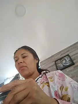 Snapshot of KittyHoleshot87 chatting on 02/05/26, 02:24 KittyHoleshot87 online show from 02/05/26, 02:24