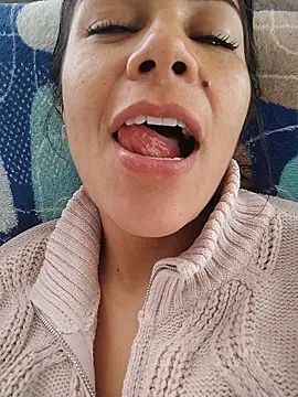 Snapshot of KittyHoleshot87 chatting on 02/20/26, 02:41 KittyHoleshot87 online show from 02/20/26, 02:41