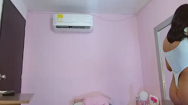 Snapshot of kiity_horny_ chatting on 09/23/25, 12:34 kiity horny online show from 09/23/25, 12:34