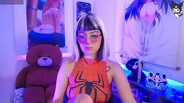 Snapshot of lil_candy77 chatting on 10/21/25, 12:04 lil candy77 online show from 10/21/25, 12:04