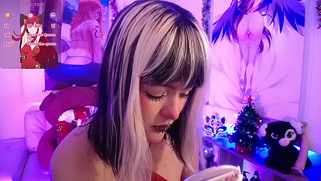 Snapshot of lil_candy77 chatting on 11/24/25, 12:16 lil candy77 online show from 11/24/25, 12:16