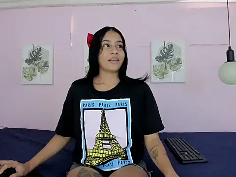 Snapshot of Lady_rossee chatting on 10/04/25, 01:23 Lady rossee online show from 10/04/25, 01:23