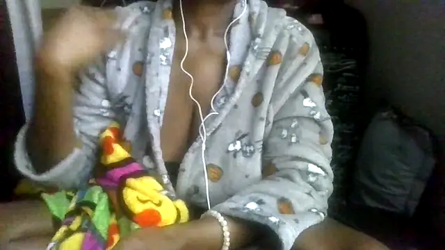 prettymaa online show from 11/18/25, 03:37