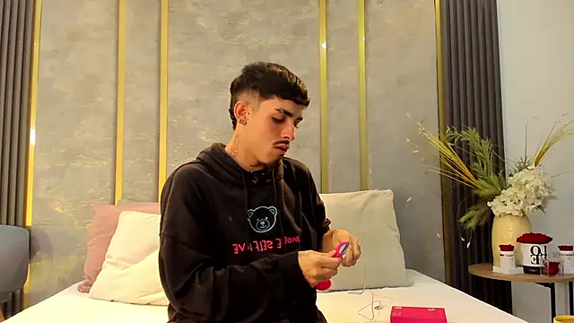 NikoStone  online show from 11/07/25, 04:28