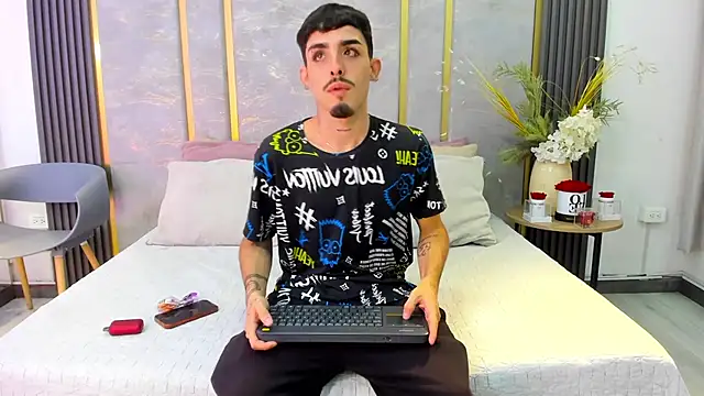 NikoStone  online show from 10/24/25, 04:22