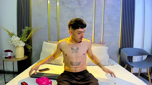 NikoStone  online show from 10/10/25, 05:08