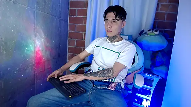 Snapshot of anaximandro_hot chatting on 11/08/25, 06:06 anaximandro hot online show from 11/08/25, 06:06