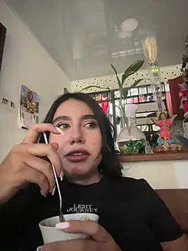 Snapshot of Sophie_Dreamss chatting on 07/12/26, 08:42 Sophie Dreamss online show from 07/12/26, 08:42