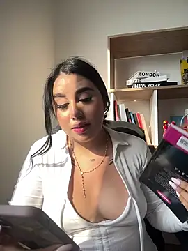 Sophie Dreamss online show from 04/13/26, 08:57