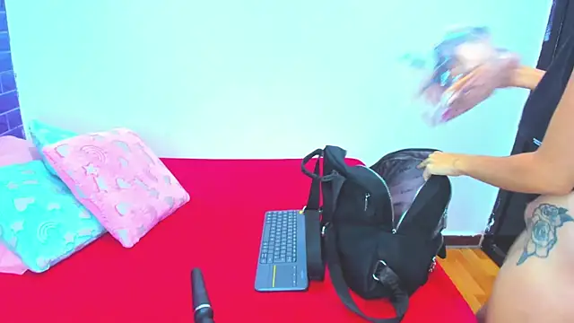 Cora 222 online show from 11/16/25, 12:10