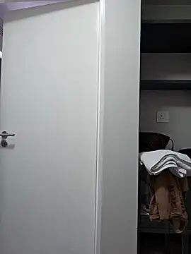 Snapshot of trickyOne chatting on 11/18/25, 07:22 trickyOne online show from 11/18/25, 07:22