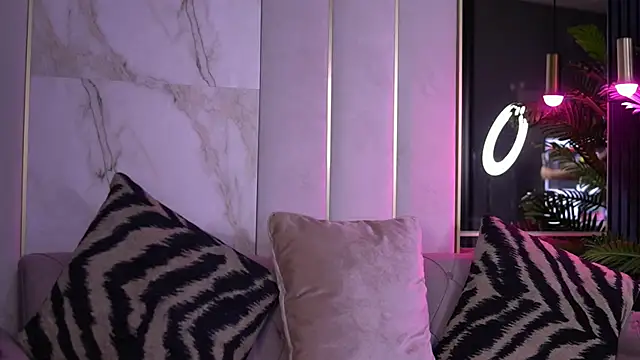 AishaaDevoe online show from 05/05/26, 07:17