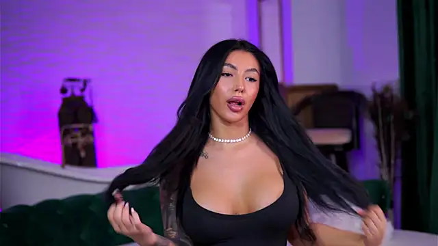 AishaaDevoe online show from 11/20/25, 07:36