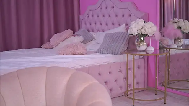 AishaaDevoe online show from 04/15/26, 07:58