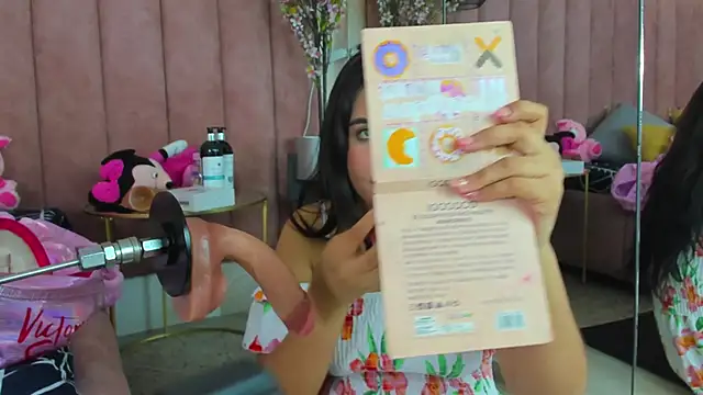 Snapshot of LizzyOlsen chatting on 10/18/25, 09:28 LizzyOlsen online show from 10/18/25, 09:28