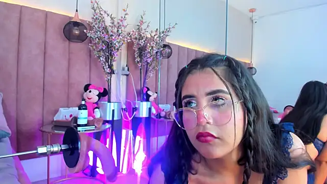 Snapshot of LizzyOlsen chatting on 10/22/25, 03:39 LizzyOlsen online show from 10/22/25, 03:39