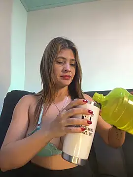 Skarlett 12  online show from 10/22/25, 11:20