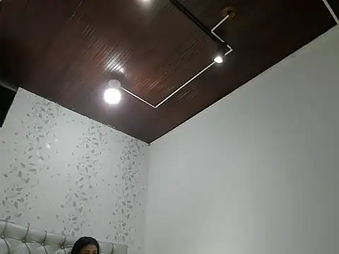 Snapshot of michelle_perla chatting on 10/14/25, 06:30 michelle perla online show from 10/14/25, 06:30