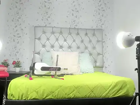 michelle perla online show from 10/27/25, 06:42