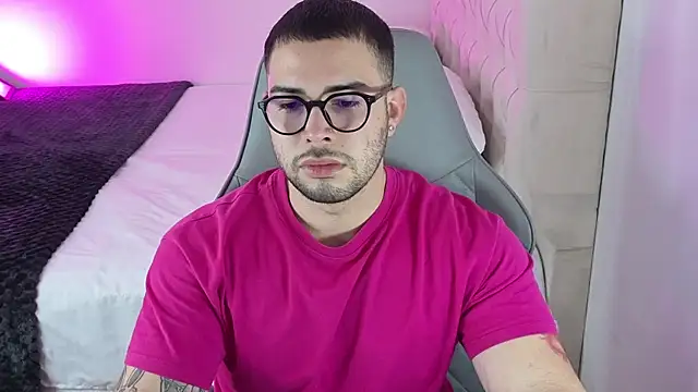 Snapshot of baby_mateo chatting on 05/25/26, 02:22 baby mateo online show from 05/25/26, 02:22