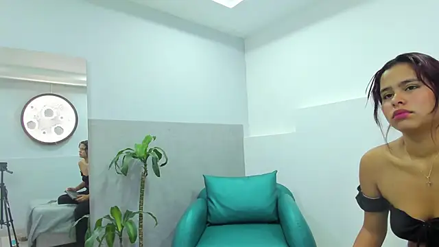 Sofia villareal online show from 10/06/25, 12:06