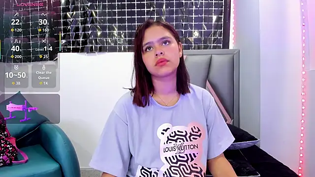 Sofia villareal online show from 11/23/25, 12:37