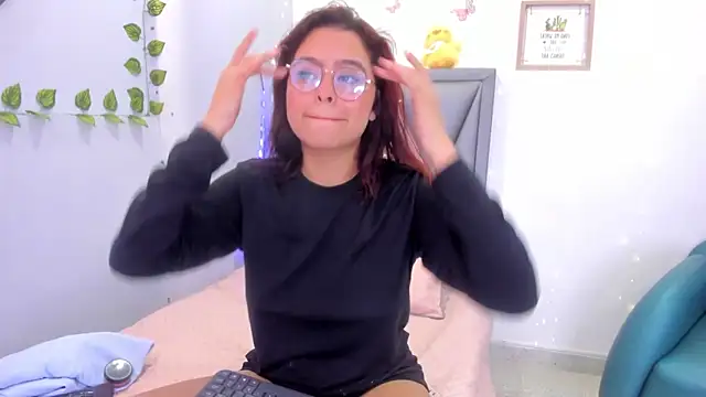 Sofia villareal online show from 02/13/26, 01:00