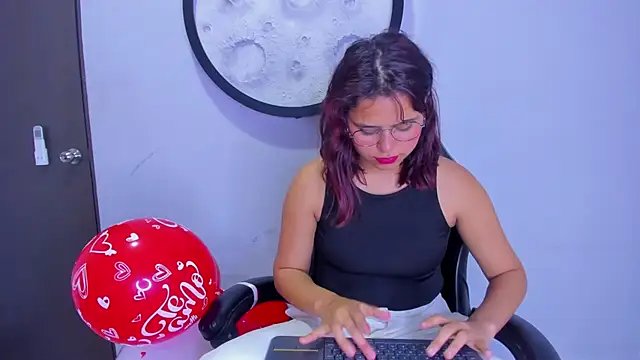 Sofia villareal online show from 02/15/26, 01:10