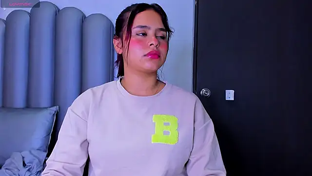 Sofia villareal online show from 01/07/26, 05:01