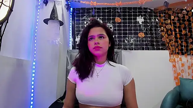 Sofia villareal online show from 10/17/25, 12:29