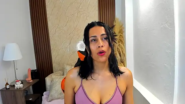 Thais kim online show from 11/01/25, 12:21