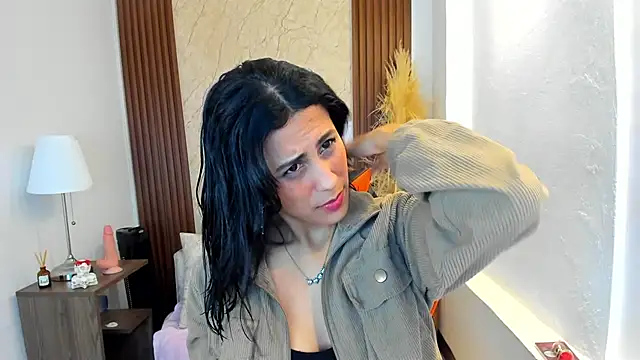 Thais kim online show from 11/05/25, 12:52