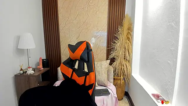 Thais kim online show from 11/12/25, 04:11