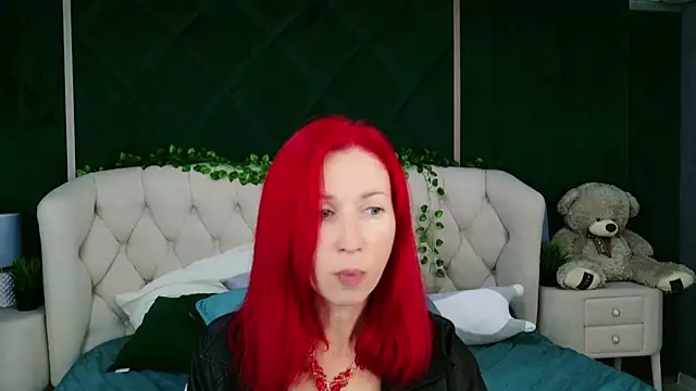 Snapshot of Sofia_Lix chatting on 10/06/25, 04:24 Sofia Lix online show from 10/06/25, 04:24