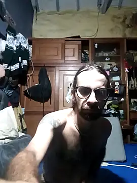 Snapshot of hairy_mannn chatting on 12/23/25, 06:12 hairy mannn online show from 12/23/25, 06:12