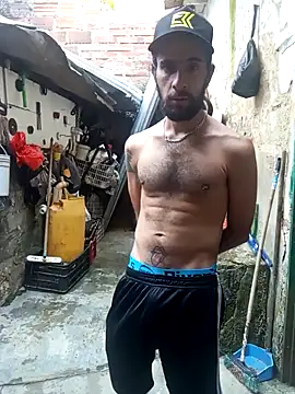 Snapshot of hairy_mannn chatting on 01/15/26, 05:27 hairy mannn online show from 01/15/26, 05:27