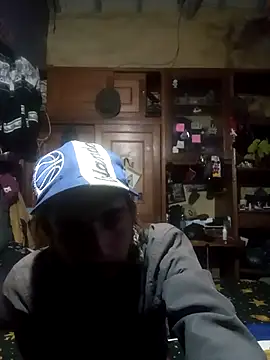 Snapshot of hairy_mannn chatting on 02/15/26, 04:02 hairy mannn online show from 02/15/26, 04:02