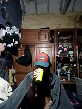 Snapshot of hairy_mannn chatting on 12/22/25, 05:07 hairy mannn online show from 12/22/25, 05:07