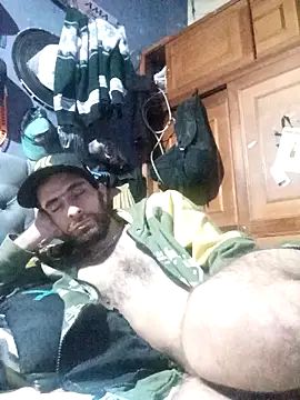 Snapshot of hairy_mannn chatting on 01/05/26, 05:27 hairy mannn online show from 01/05/26, 05:27