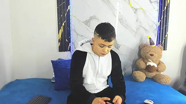 christopher Hot online show from 06/06/26, 02:39
