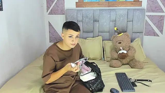 christopher Hot online show from 07/16/26, 02:08