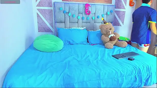 christopher Hot online show from 03/28/26, 12:00