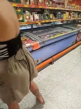 roxyrougee online show from 10/22/25, 04:39