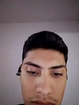 aispuro8505 online show from 11/29/25, 06:46