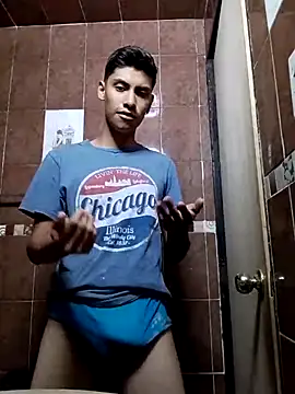 aispuro8505 online show from 10/03/25, 07:21