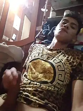 aispuro8505 online show from 01/11/26, 07:37